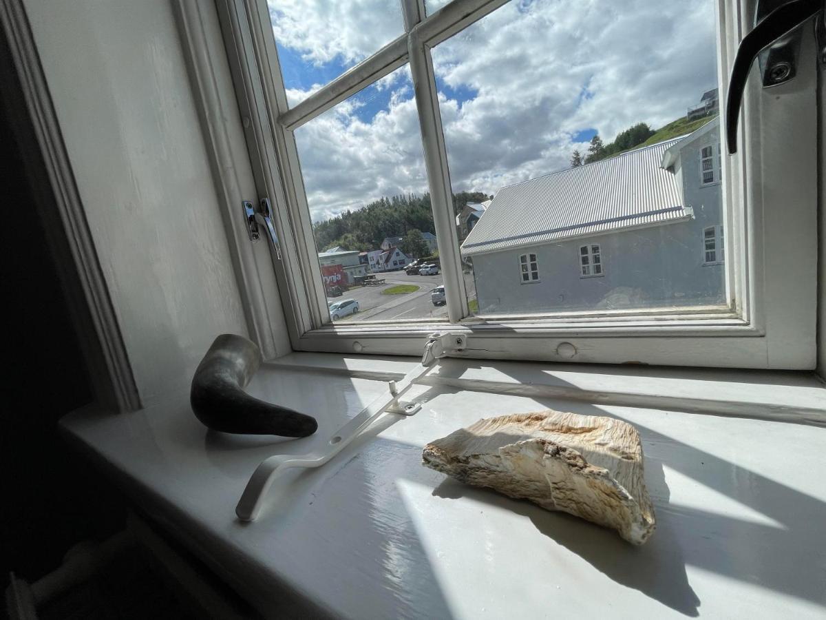 Hoepfner And Tulinius Historical Houses Akureyri Exterior photo